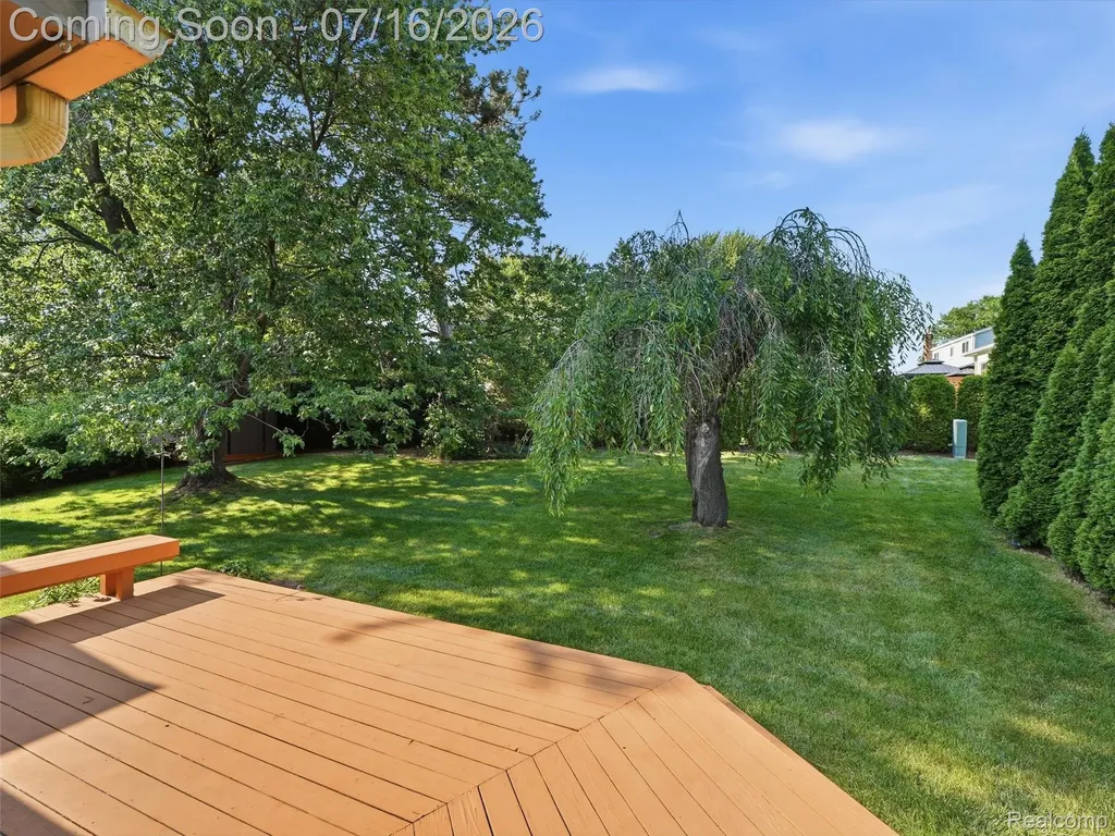 3056 Rolling Green Circle S Rochester Hills City MI 48309