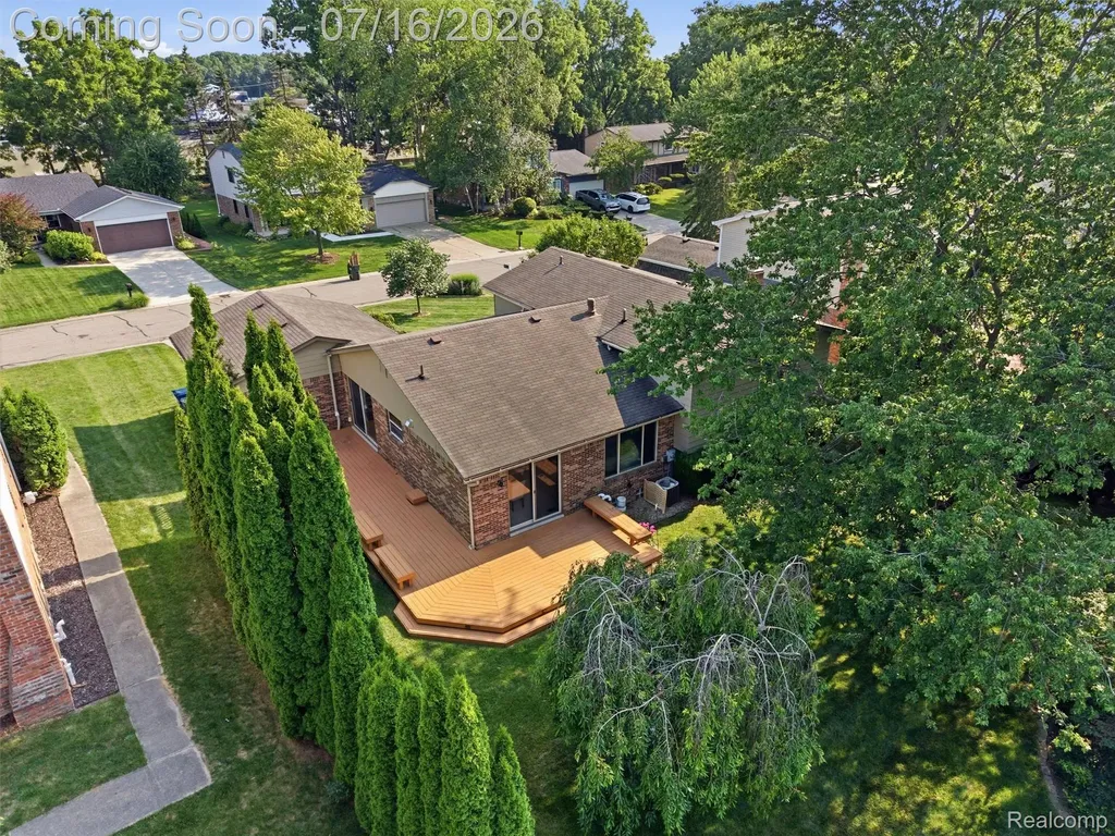 3056 Rolling Green Circle S Rochester Hills City MI 48309