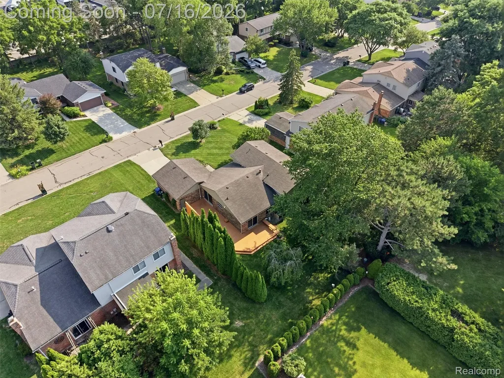 3056 Rolling Green Circle S Rochester Hills City MI 48309