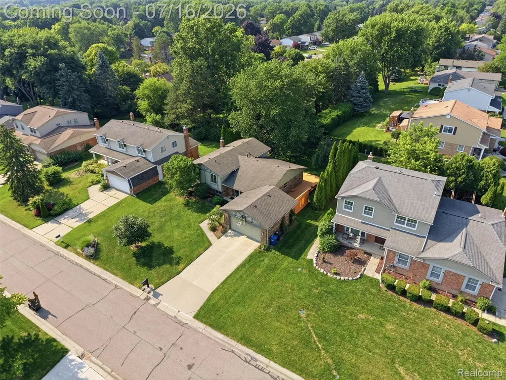 3056 Rolling Green Circle S Rochester Hills City MI 48309
