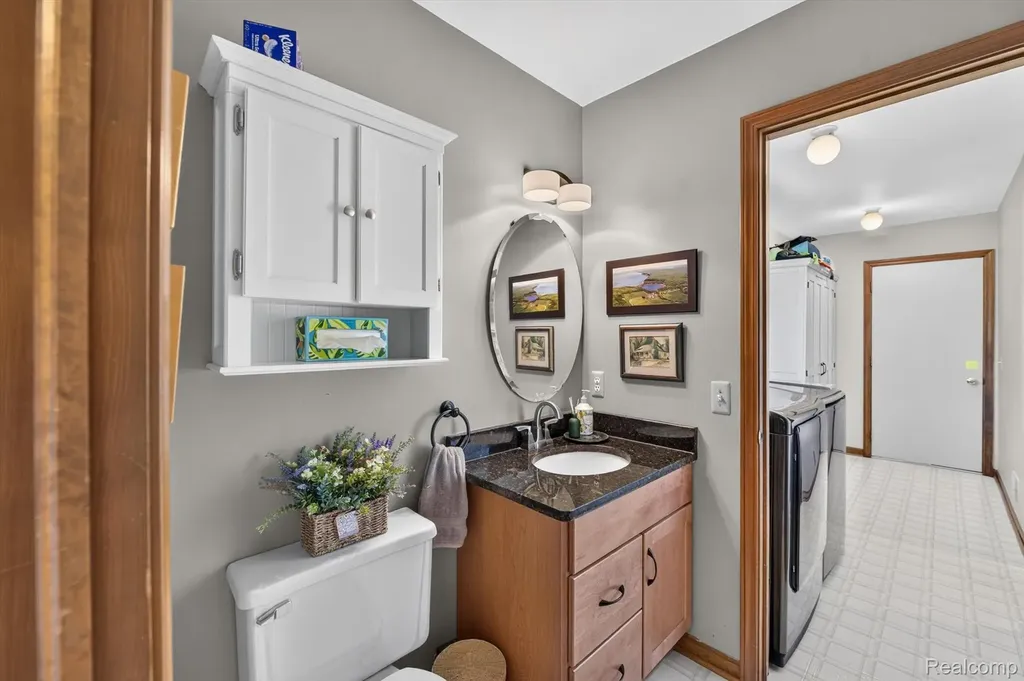 9968 Timothy Lane Green Oak Township MI 48178