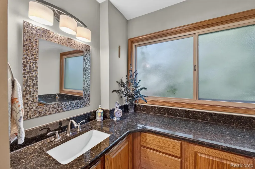 9968 Timothy Lane Green Oak Township MI 48178