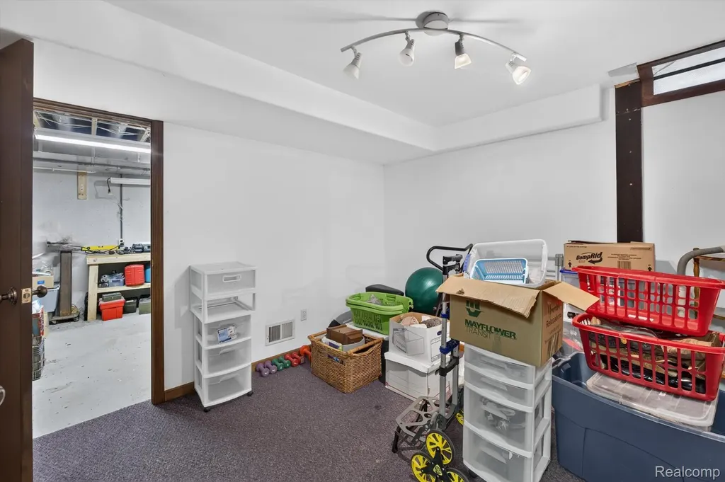 9968 Timothy Lane Green Oak Township MI 48178