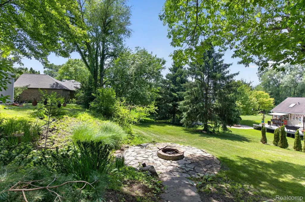 9968 Timothy Lane Green Oak Township MI 48178