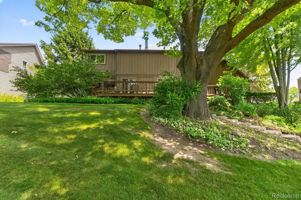 9968 Timothy Lane Green Oak Township MI 48178