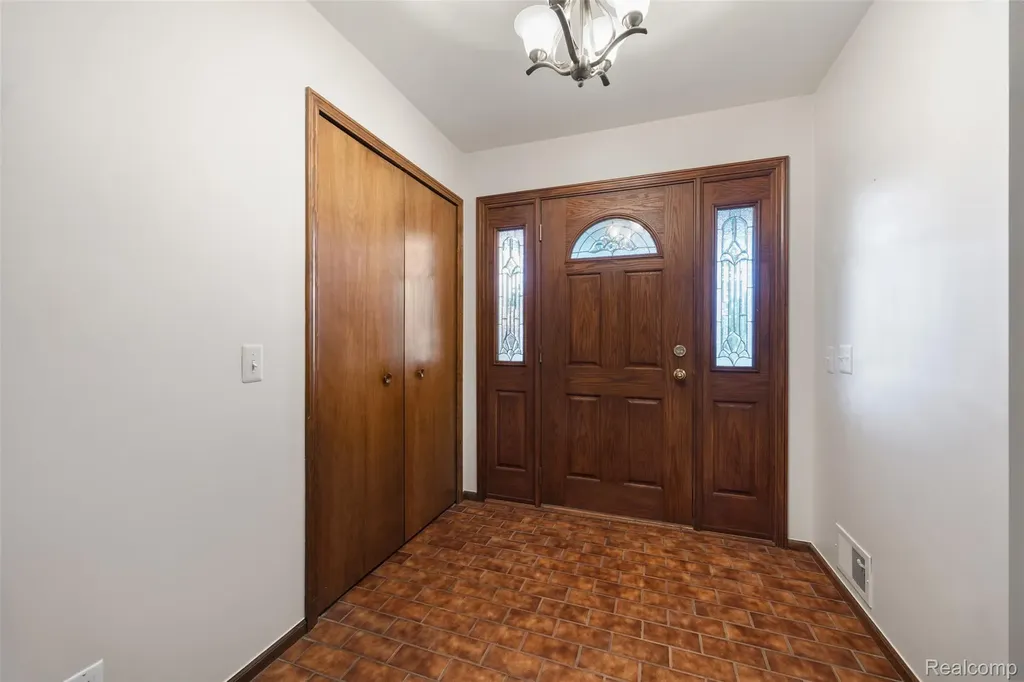 1765 Robindale Avenue Dearborn City MI 48128