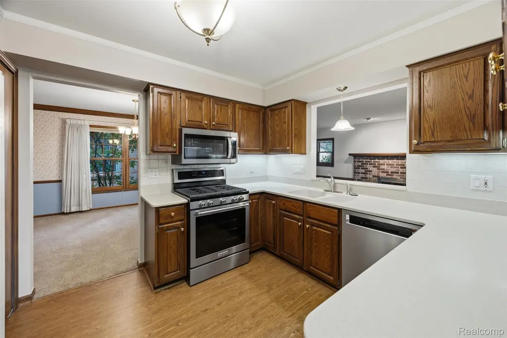 1765 Robindale Avenue Dearborn City MI 48128