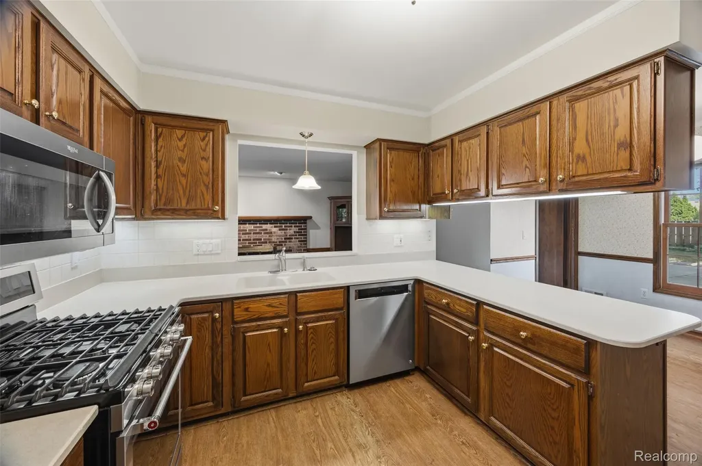 1765 Robindale Avenue Dearborn City MI 48128