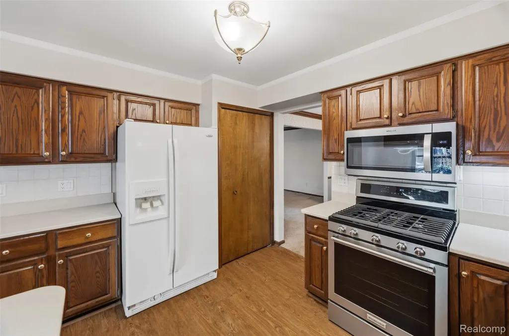 1765 Robindale Avenue Dearborn City MI 48128