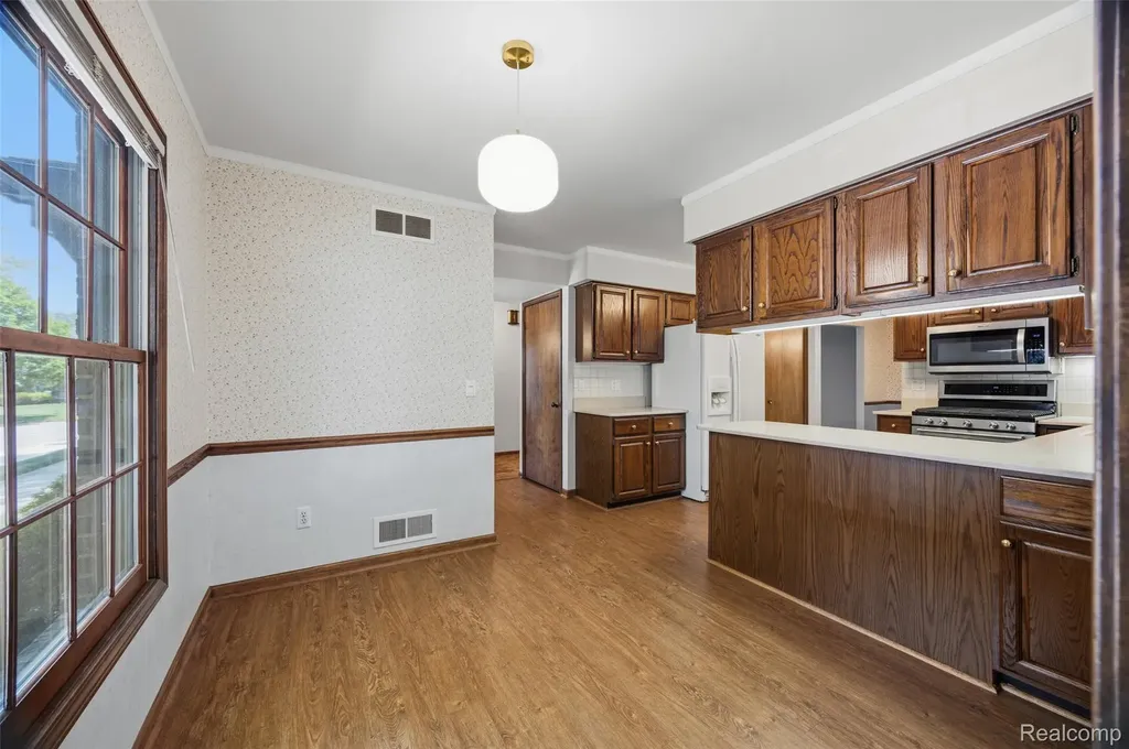 1765 Robindale Avenue Dearborn City MI 48128