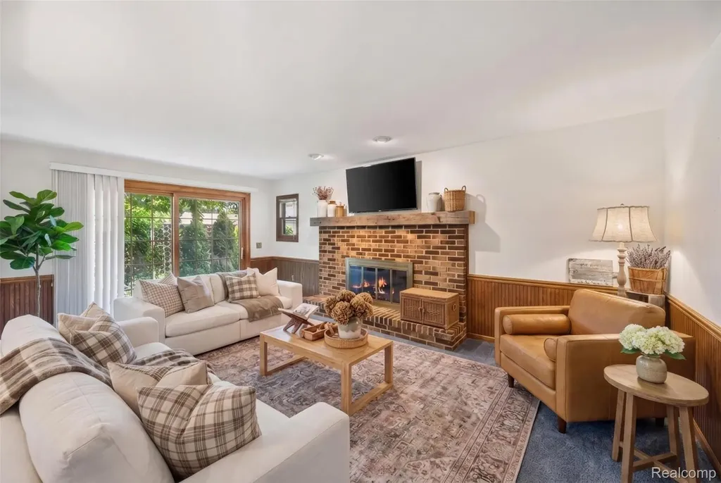1765 Robindale Avenue Dearborn City MI 48128