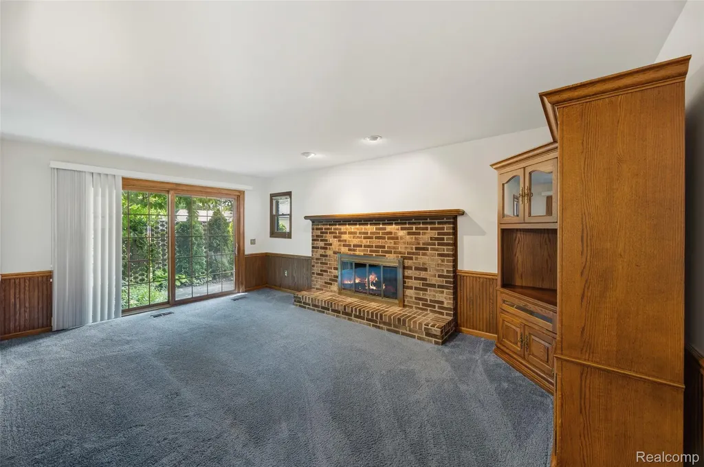 1765 Robindale Avenue Dearborn City MI 48128