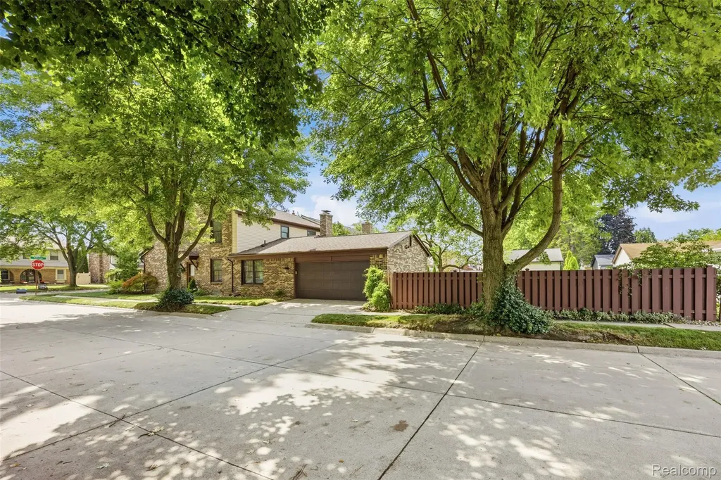1765 Robindale Avenue Dearborn City MI 48128