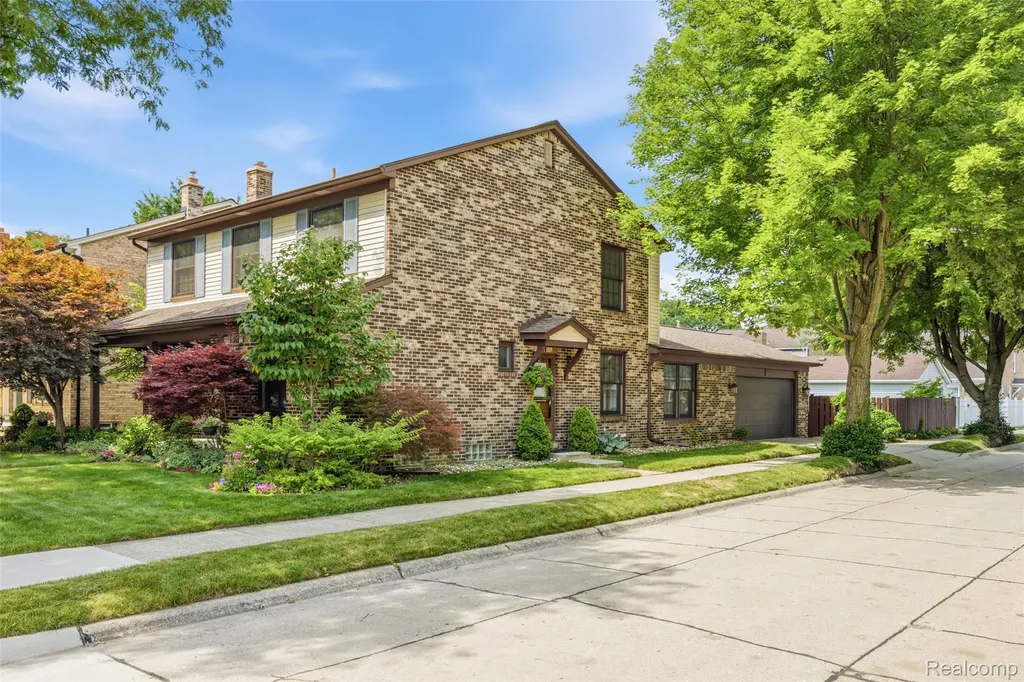 1765 Robindale Avenue Dearborn City MI 48128