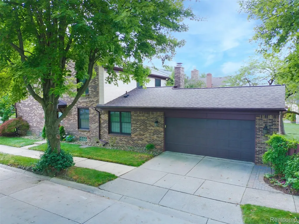 1765 Robindale Avenue Dearborn City MI 48128