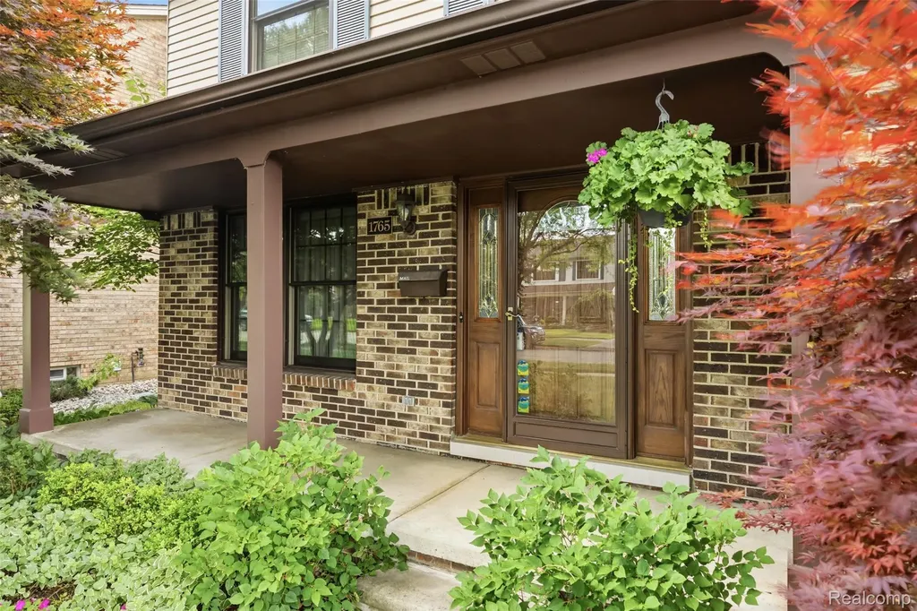 1765 Robindale Avenue Dearborn City MI 48128