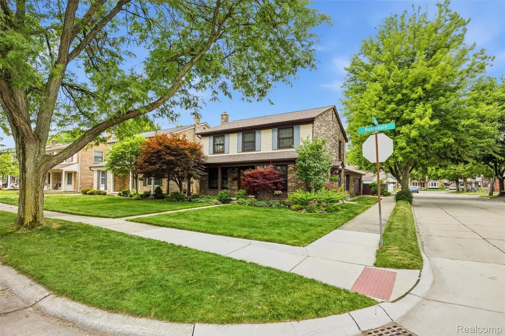 1765 Robindale Avenue Dearborn City MI 48128