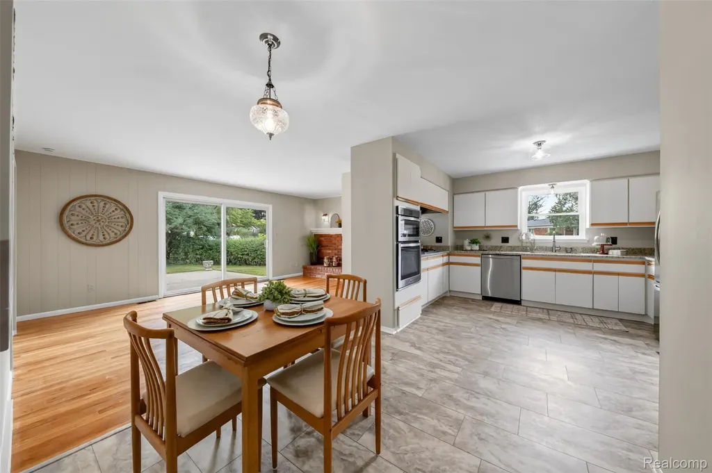 2880 Renfrew Street Ann Arbor City MI 48105