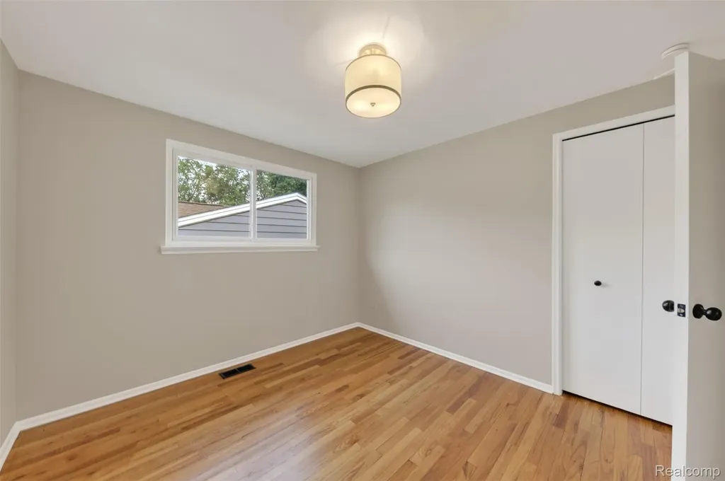 2880 Renfrew Street Ann Arbor City MI 48105