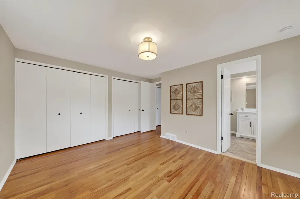 2880 Renfrew Street Ann Arbor City MI 48105