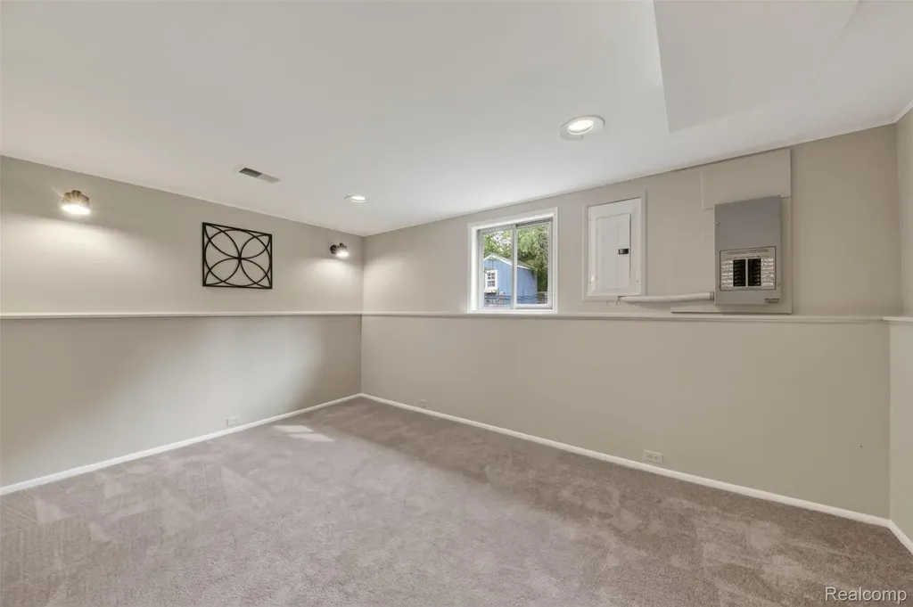 2880 Renfrew Street Ann Arbor City MI 48105