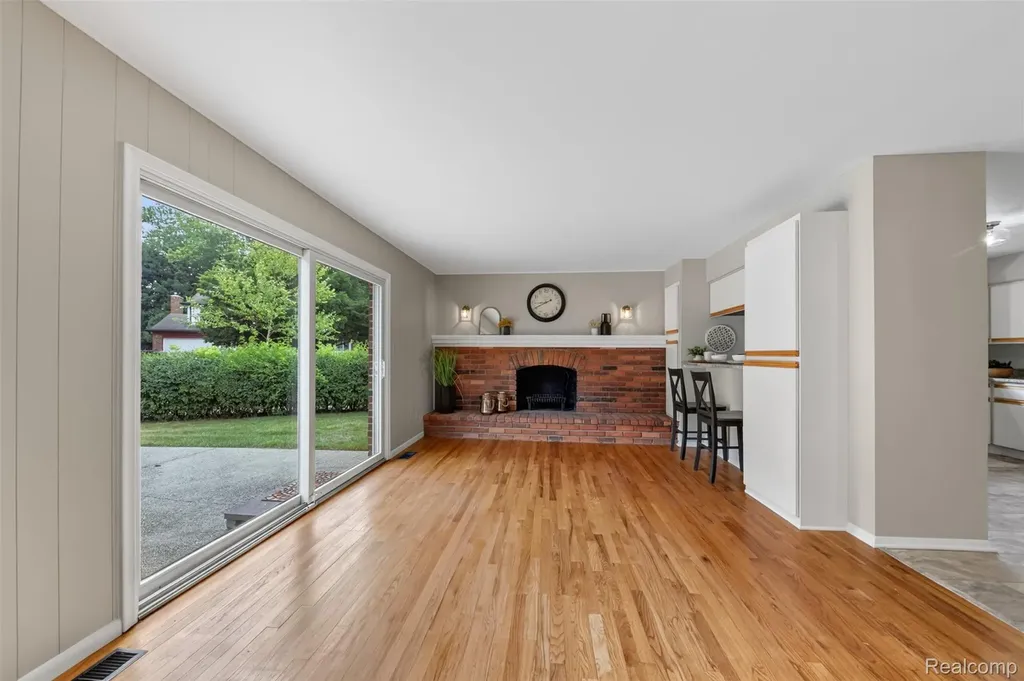 2880 Renfrew Street Ann Arbor City MI 48105