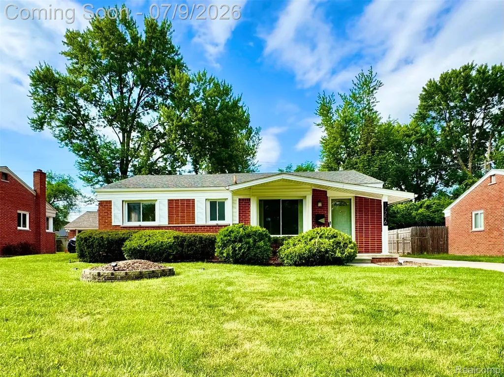 17256 Roseland Boulevard Southfield City MI 48076