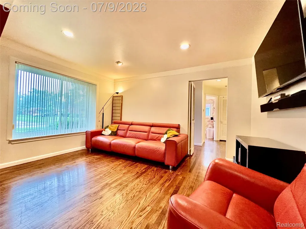17256 Roseland Boulevard Southfield City MI 48076