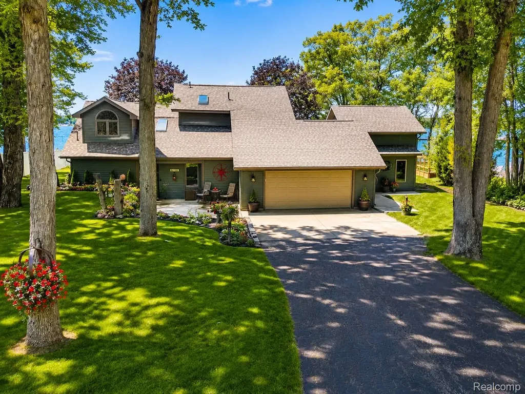 3752 Hiawatha Trail Grant Township MI 48748