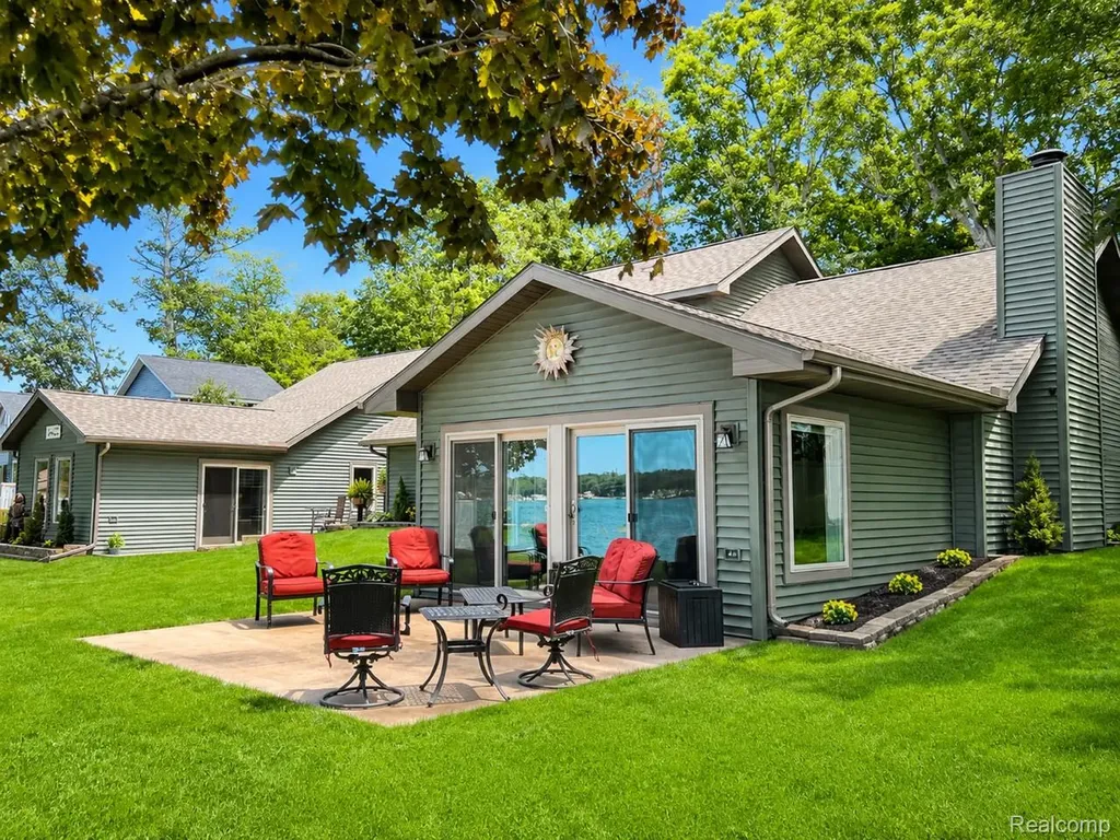 3752 Hiawatha Trail Grant Township MI 48748