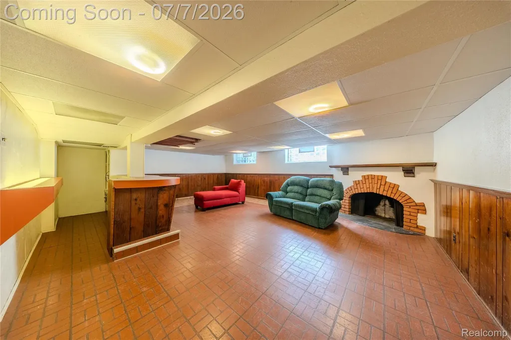 16580 Westmoreland Road Detroit City MI 48219