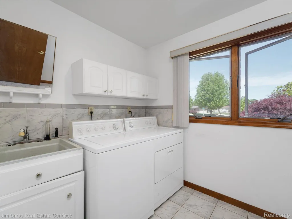 14008 Lakeshore Drive Sterling Heights City MI 48313