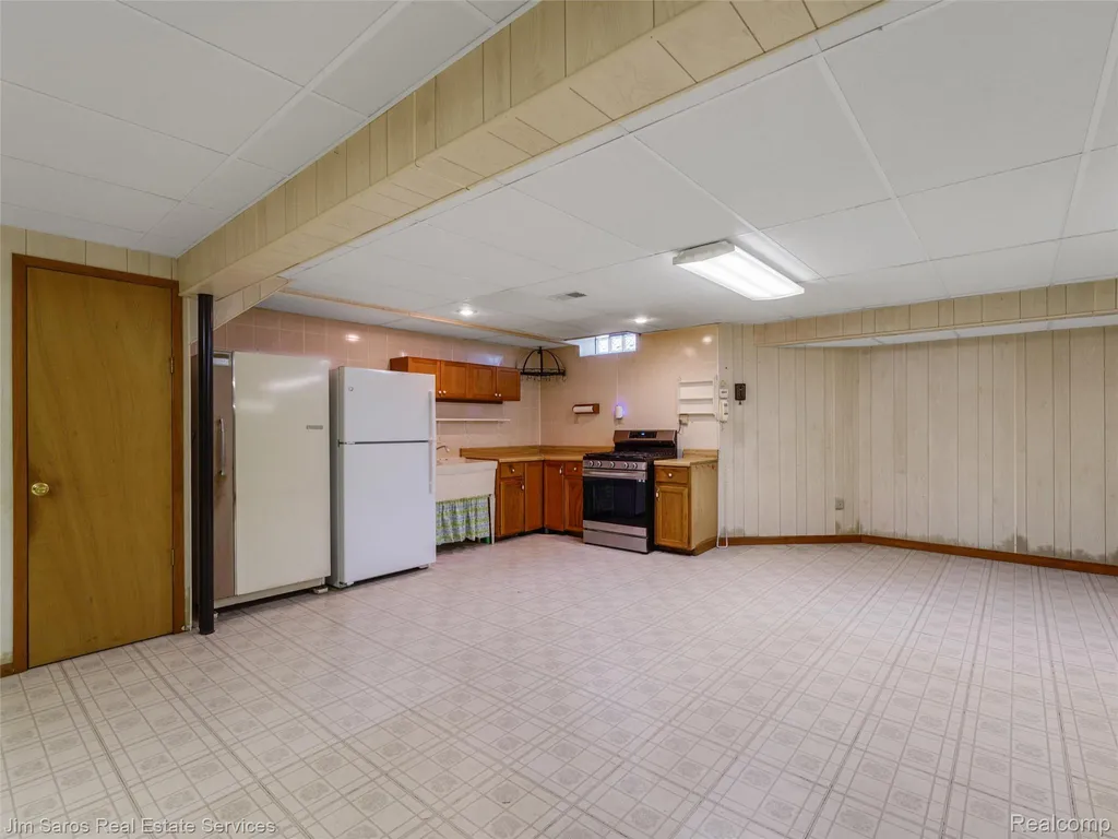14008 Lakeshore Drive Sterling Heights City MI 48313
