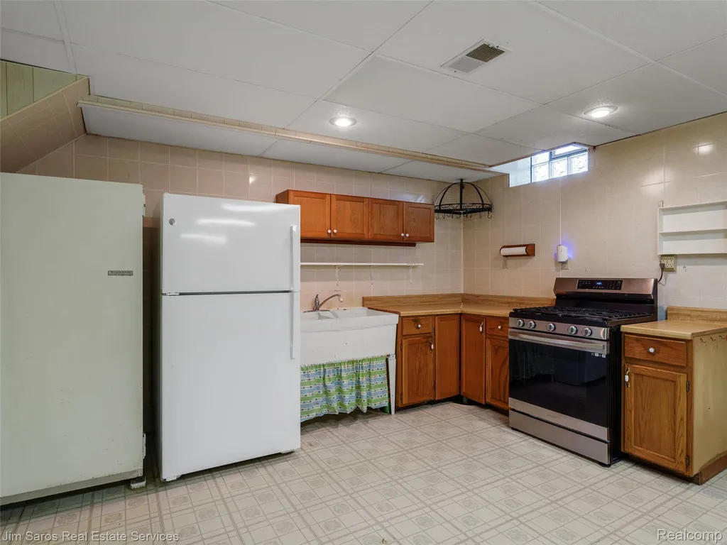 14008 Lakeshore Drive Sterling Heights City MI 48313