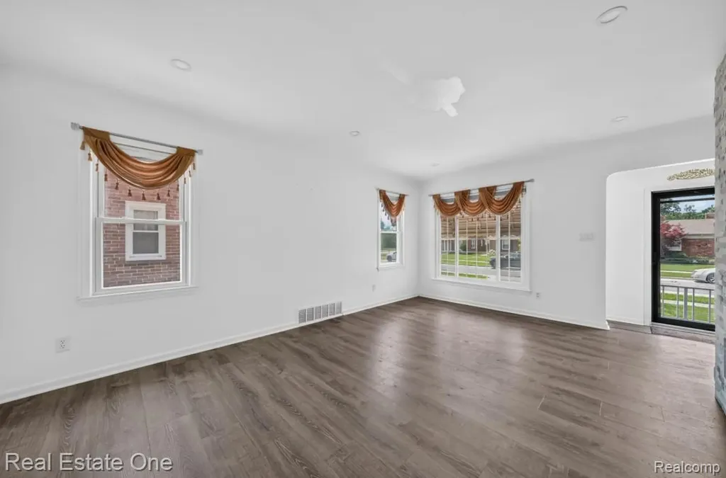3237 Culver Avenue Dearborn City MI 48124
