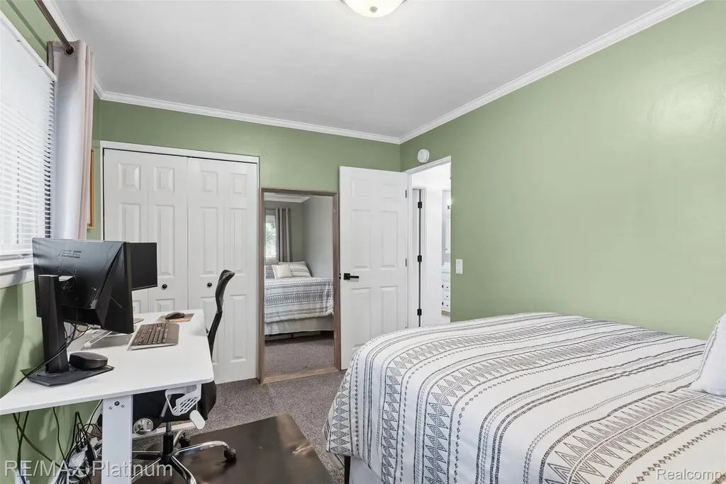 2914 Amherst Drive Lansing City MI 48906