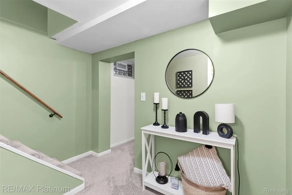 2914 Amherst Drive Lansing City MI 48906
