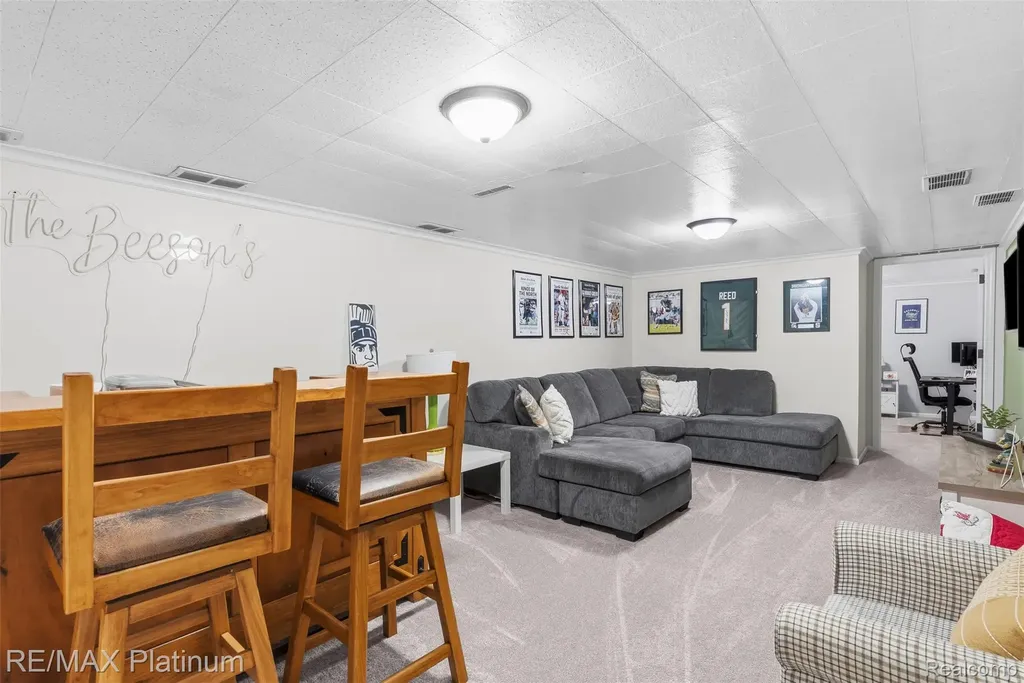 2914 Amherst Drive Lansing City MI 48906