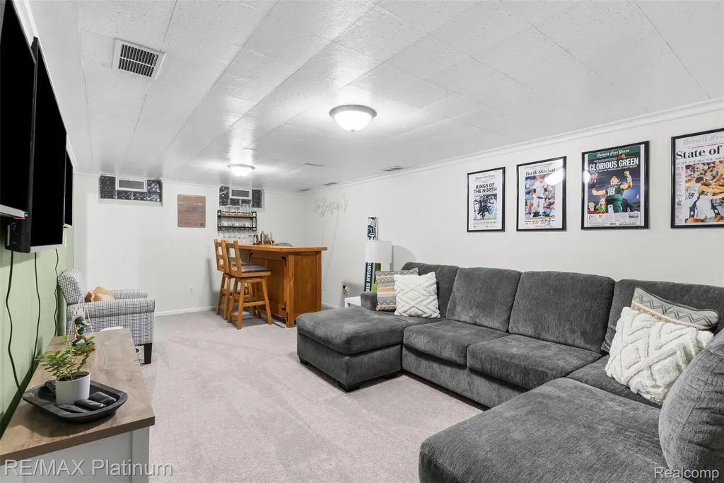 2914 Amherst Drive Lansing City MI 48906