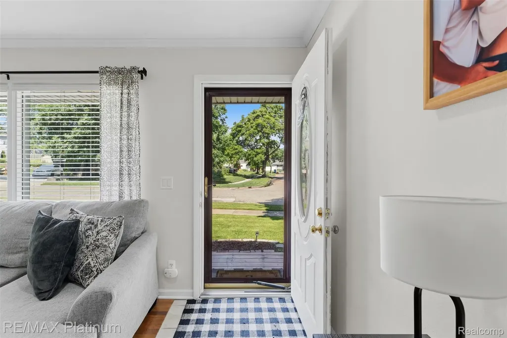 2914 Amherst Drive Lansing City MI 48906