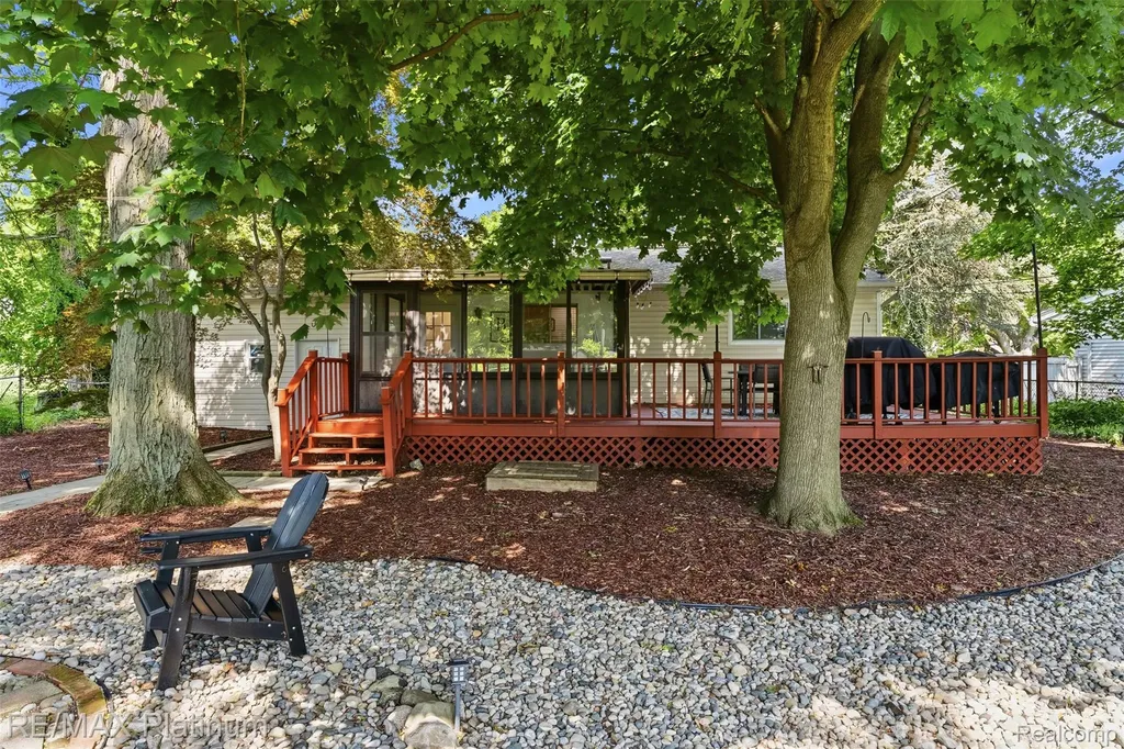 2914 Amherst Drive Lansing City MI 48906