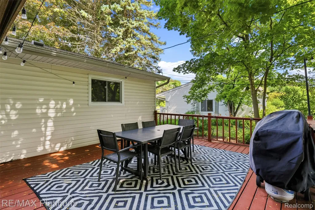 2914 Amherst Drive Lansing City MI 48906