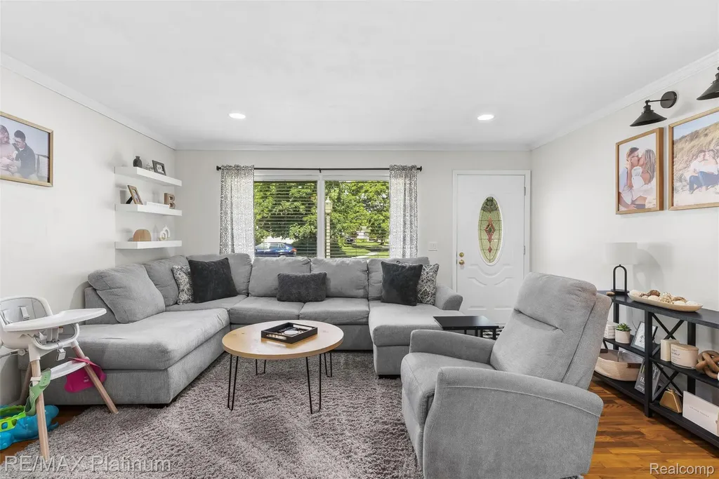 2914 Amherst Drive Lansing City MI 48906