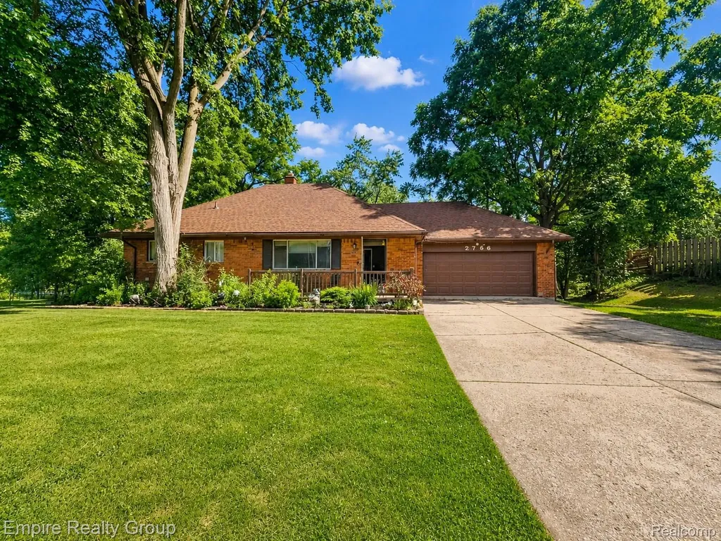2766 W Huron Street Waterford Charter Township MI 48328