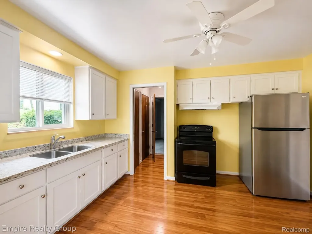 2766 W Huron Street Waterford Charter Township MI 48328