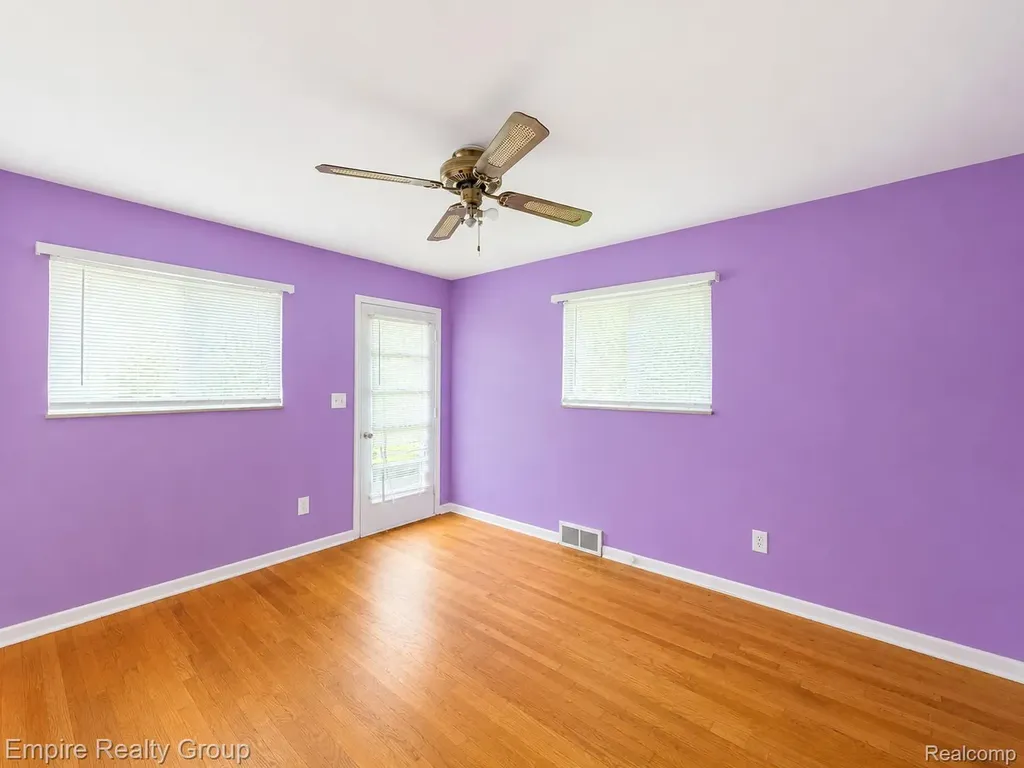 2766 W Huron Street Waterford Charter Township MI 48328