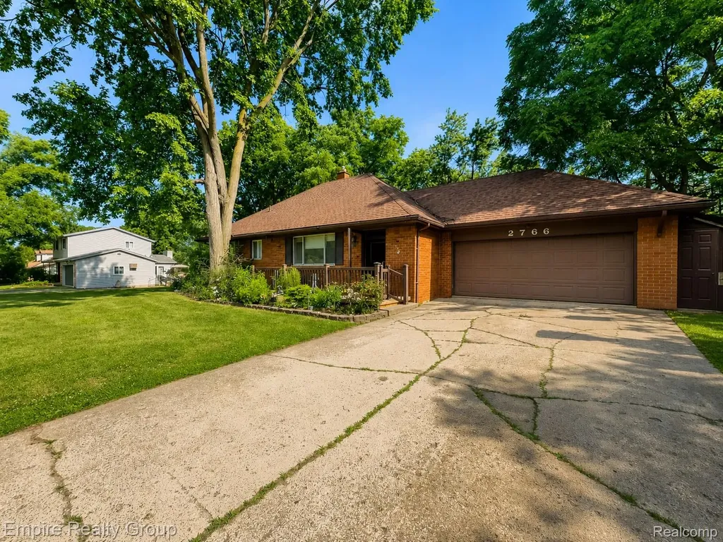 2766 W Huron Street Waterford Charter Township MI 48328