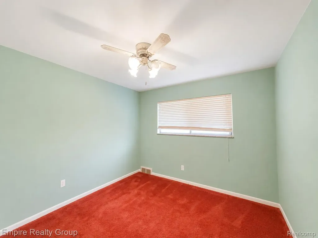 2766 W Huron Street Waterford Charter Township MI 48328