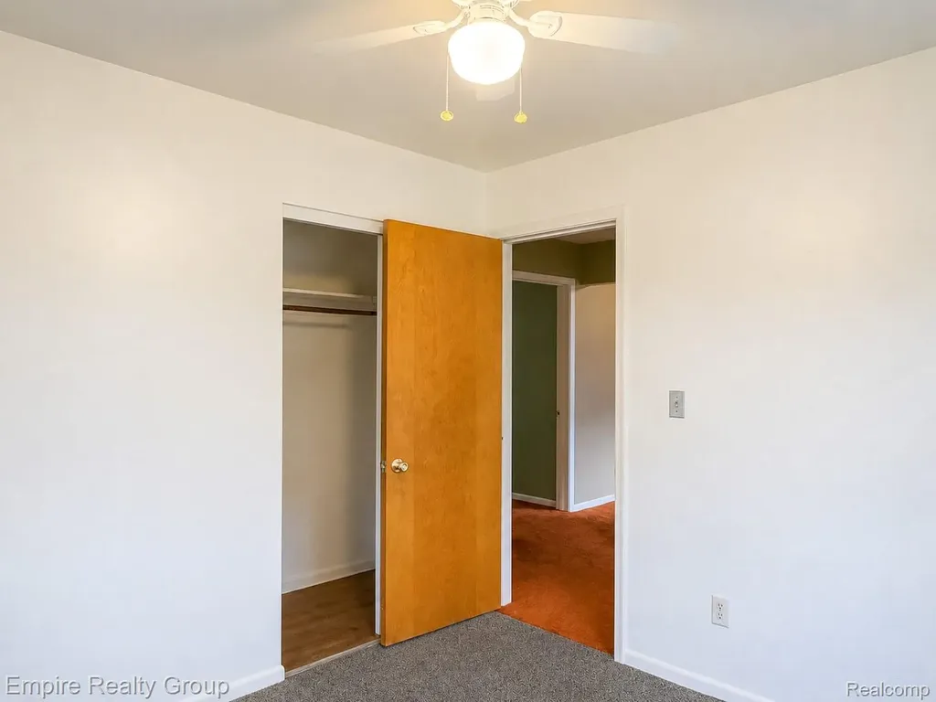 2766 W Huron Street Waterford Charter Township MI 48328