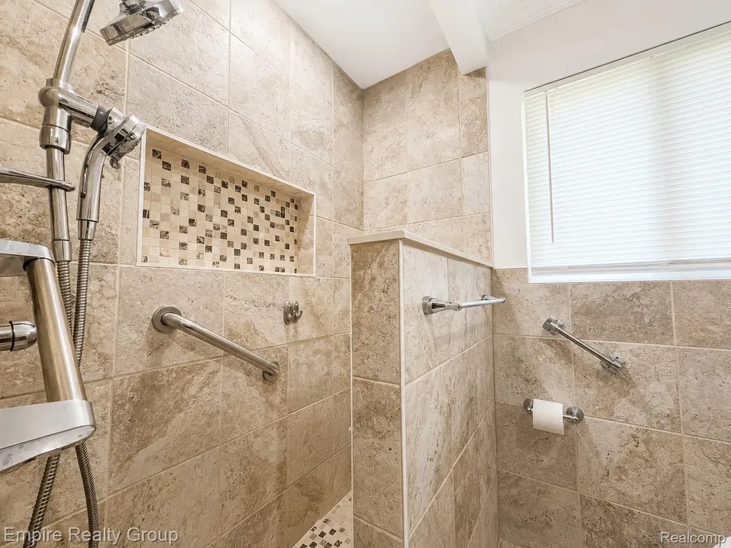 2766 W Huron Street Waterford Charter Township MI 48328
